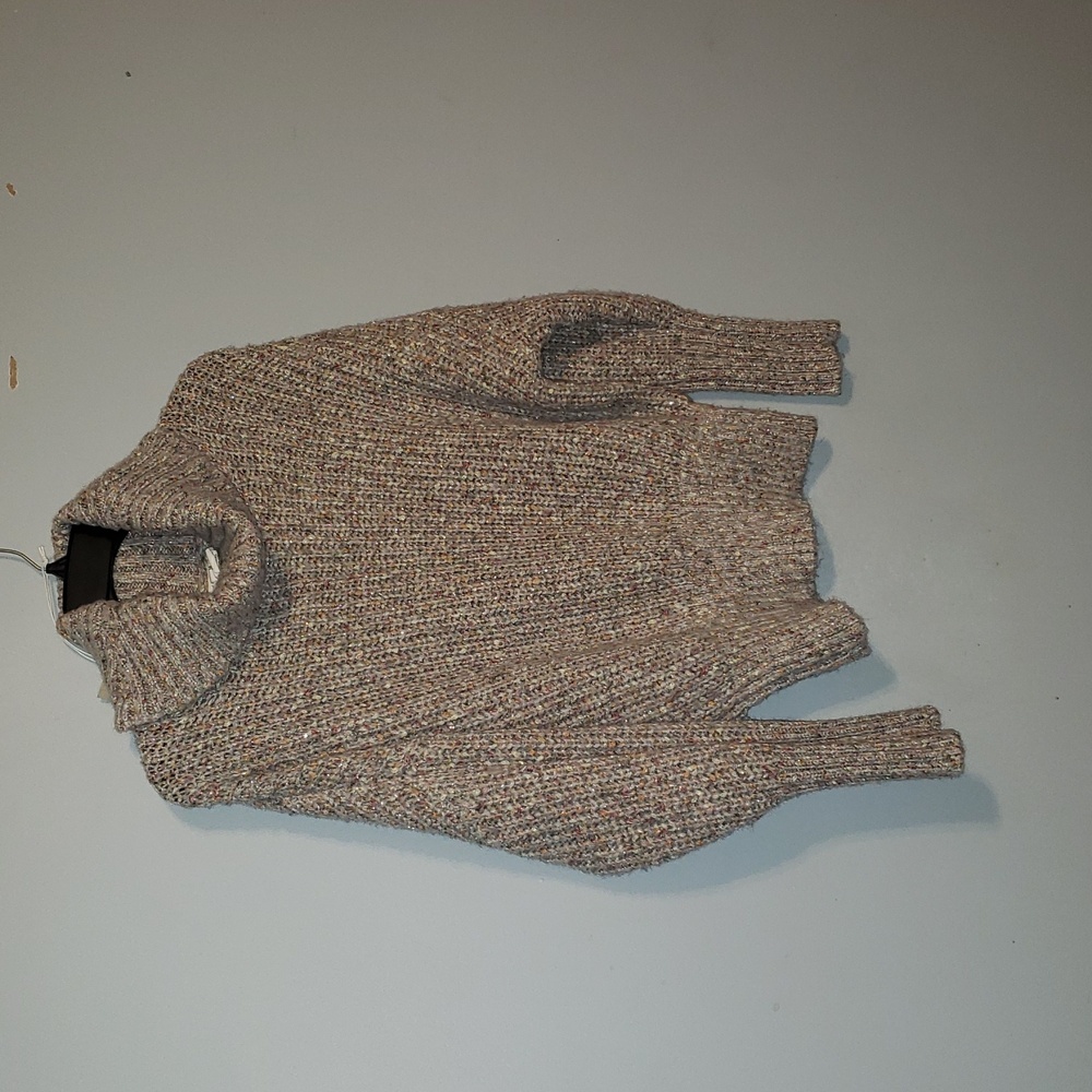 EUC For the Republic Turtleneck sweater  Size M